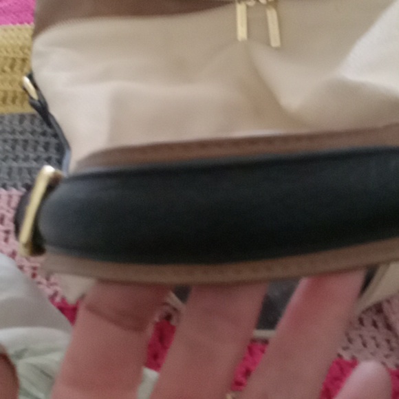 Hobo Tote shoulder bag used good condition. - Picture 6 of 10